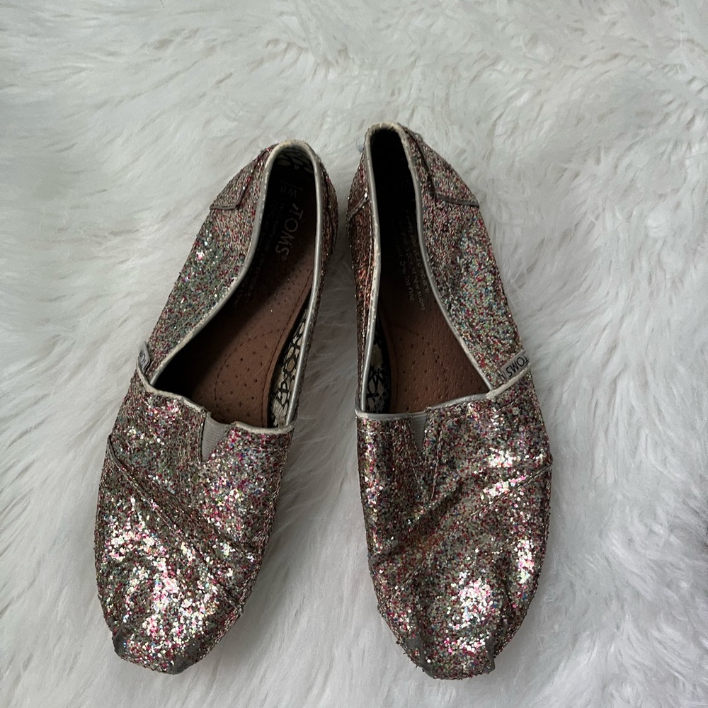 Gold sparkle toms